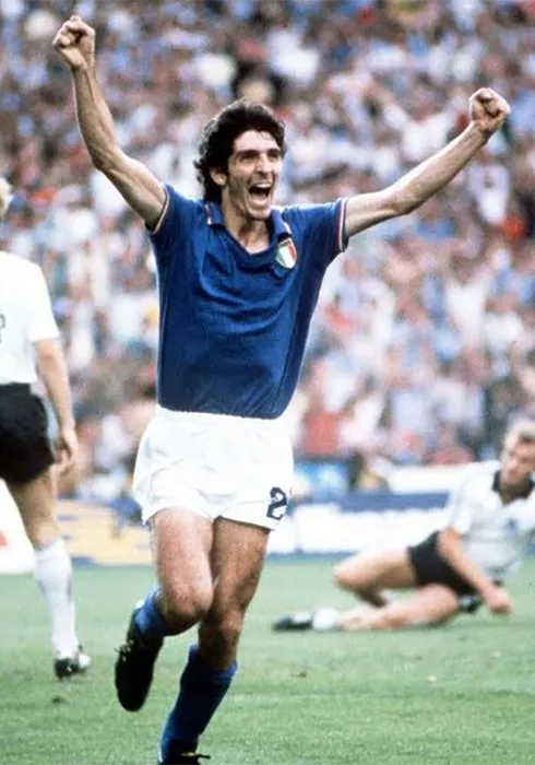 paolo rossi celebrando mundial de italia 1982